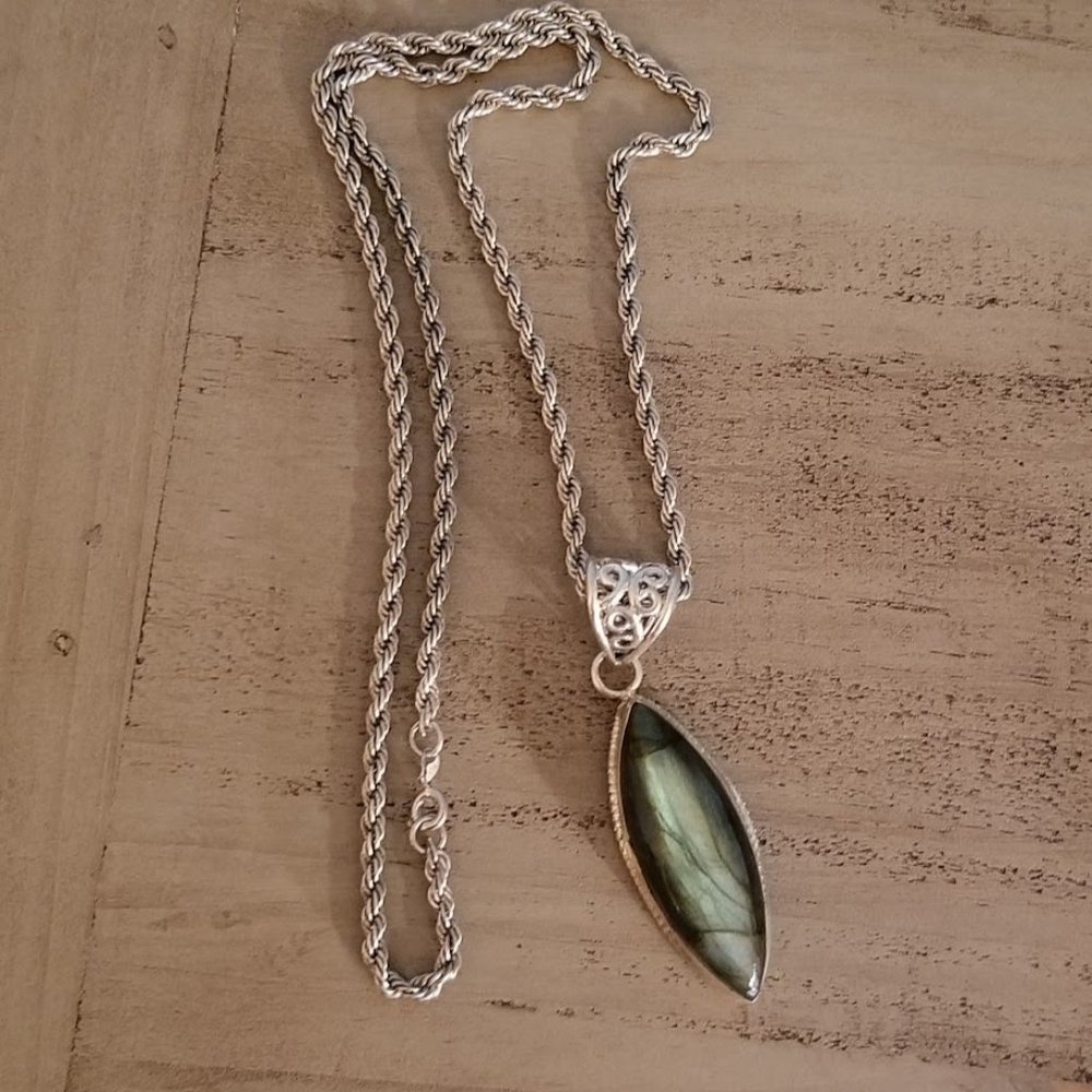 Sterling Silver Green Labrodorite Pendant on Sterling Rope Chain Necklace